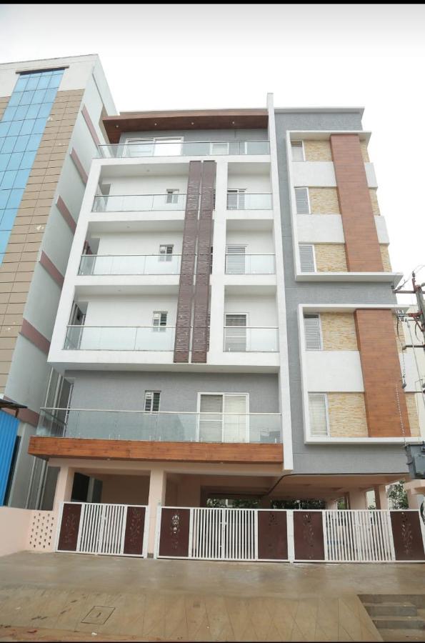 S V Home Stay 蒂鲁帕蒂 外观 照片